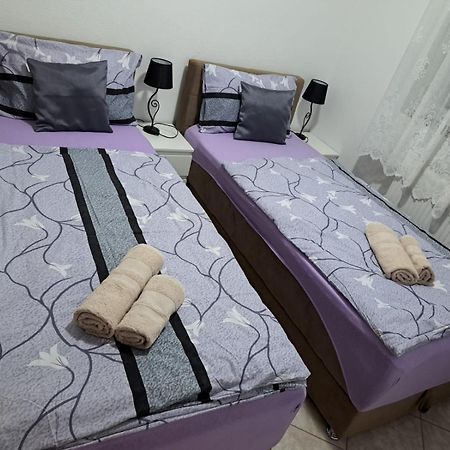 Apartmani Marijamagdalena Gracac  Екстер'єр фото