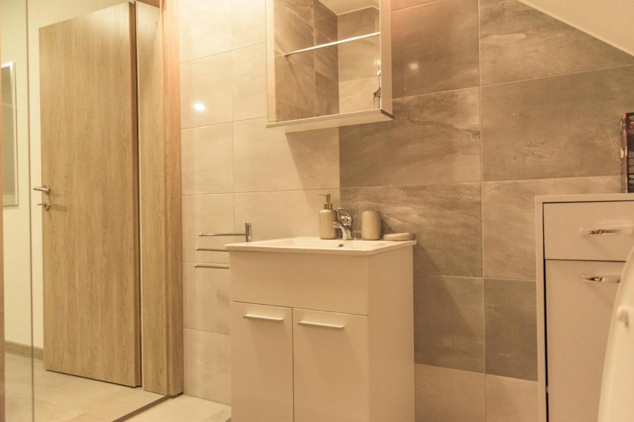 Apartmani Marijamagdalena Gracac  Екстер'єр фото