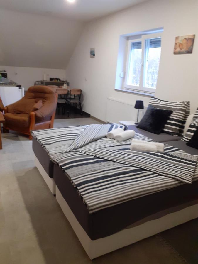 Apartmani Marijamagdalena Gracac  Екстер'єр фото